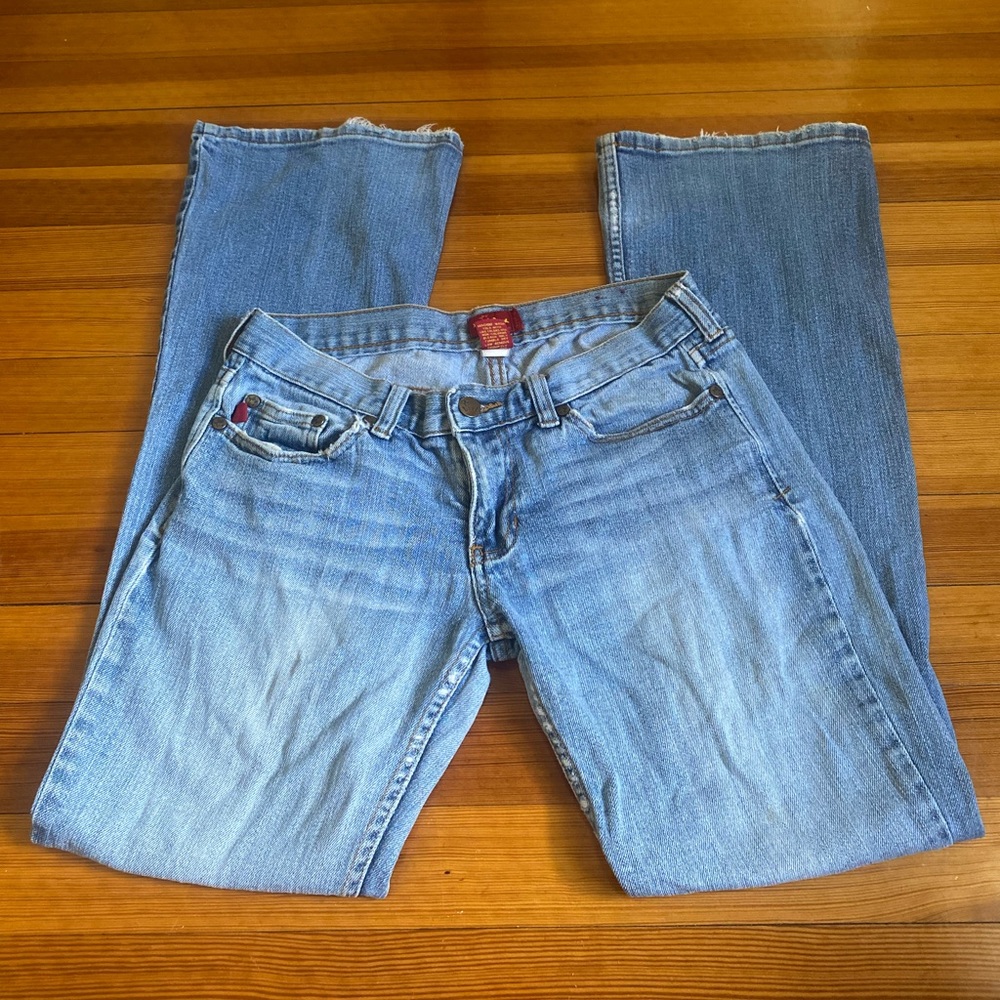 Low waisted flared tilt vintage jeans